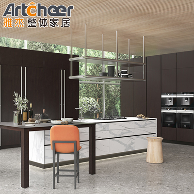 شراء خزانة المطبخ الحديثة الأنيقة من الفولاذ المقاوم للصدأ في MDF أبيض مع Backsplash والجزيرة التصنيع عبر الإنترنت
