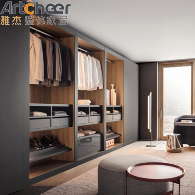 شراء تصميم غرفة النوم قابلة للطي مدمجة في خزانة الملابس مع النهاية المصفوفة التصنيع عبر الإنترنت